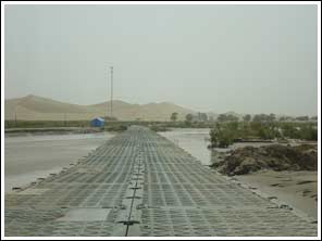 Noodbrug in verband met de overstromingen