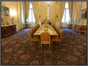 Tehran: interieur groene paleis met Frans meubilair