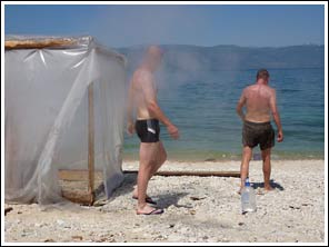 volledig opgewarmd naar het koude Baikal water.