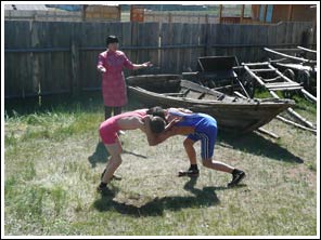 worstelen door twee kinderen